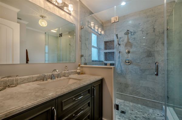 The Kendale Lakes Spa Bath